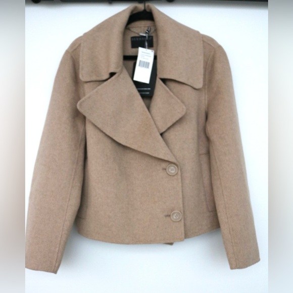NWT- Bernardo Bernardo Double Face Wool Blend Crop Jacket in Latte- Size Medium - Picture 2 of 3